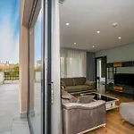 Rusel Park Bed & Breakfast 4*