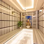 Rusel Park Bed & Breakfast 4*