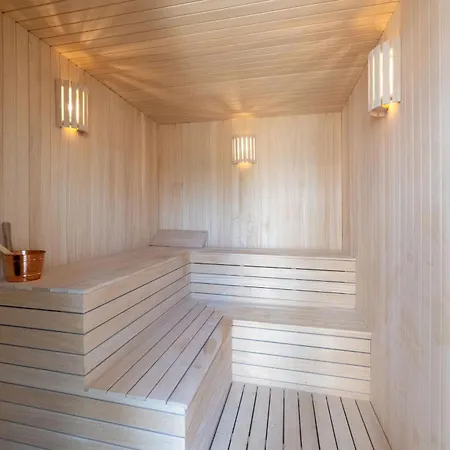 Oda ve Kahvaltı Rusel Park 4*