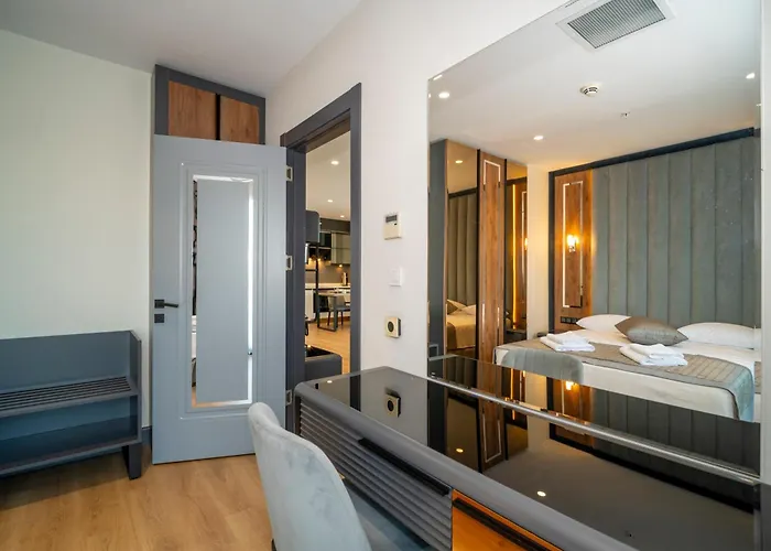 Rusel Park Couette-café 4*