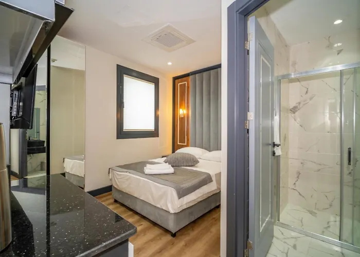 Rusel Park Couette-café 4*